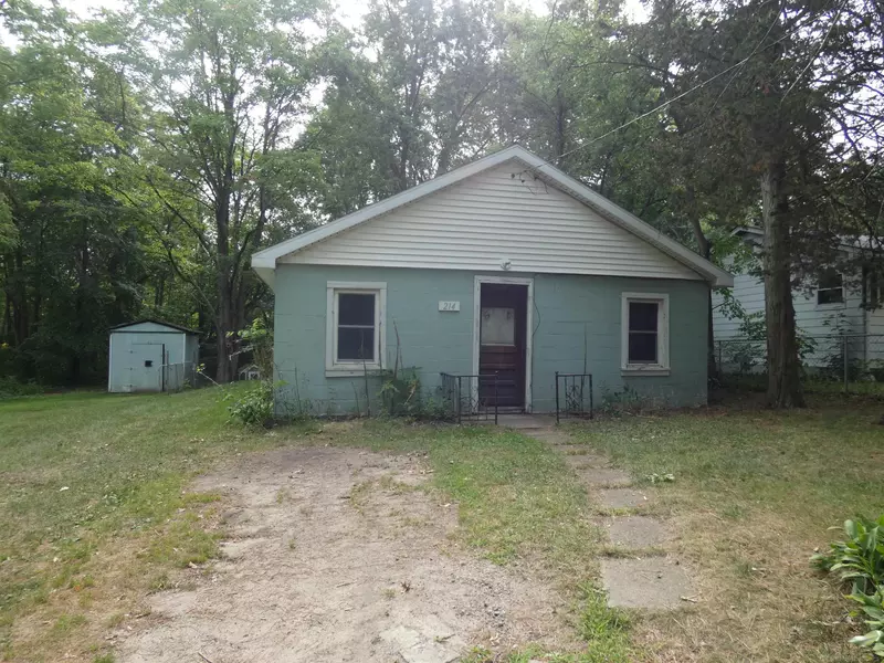 214 Clarence, Holly, MI 48442