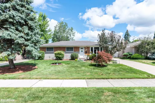 12973 Plumbrook, Sterling Heights, MI 48312