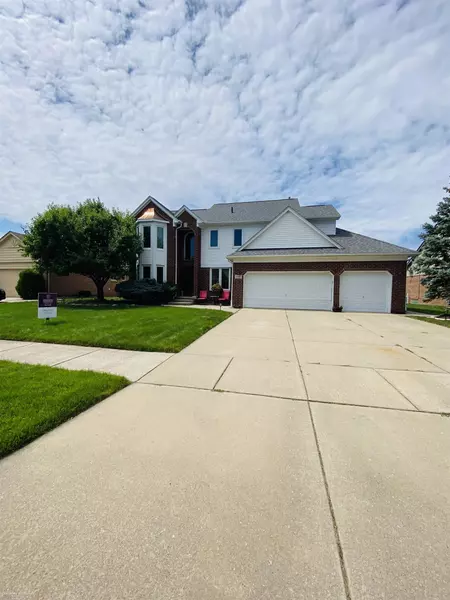 53387 Jessica Ln, Chesterfield Twp, MI 48051