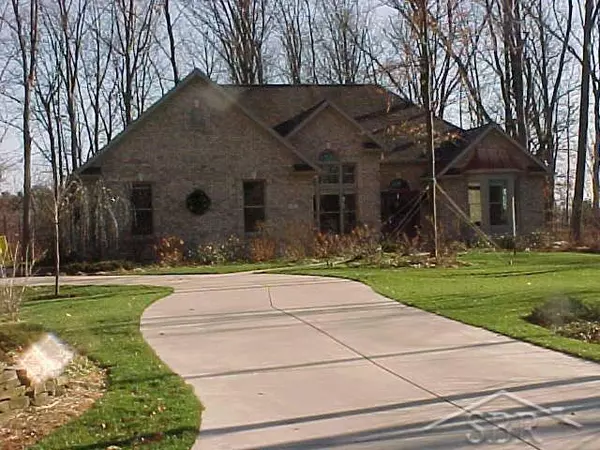 3 Hunters Ridge,  Saginaw,  MI 48609