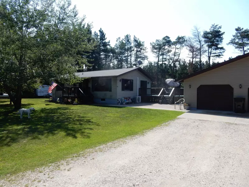 9395W M-149, Manistique, MI 49854