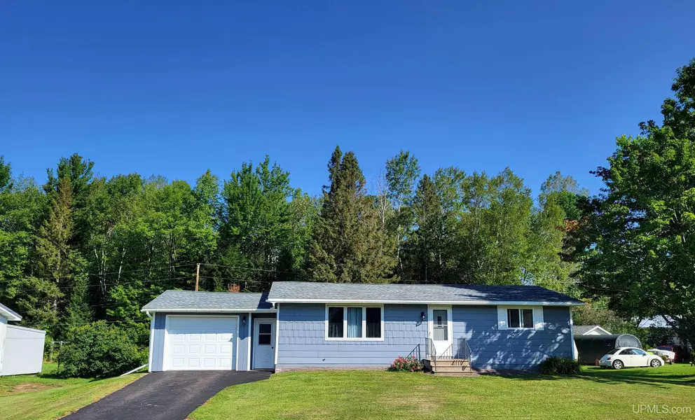 723 Pebble Beach, Ontonagon, MI 49953