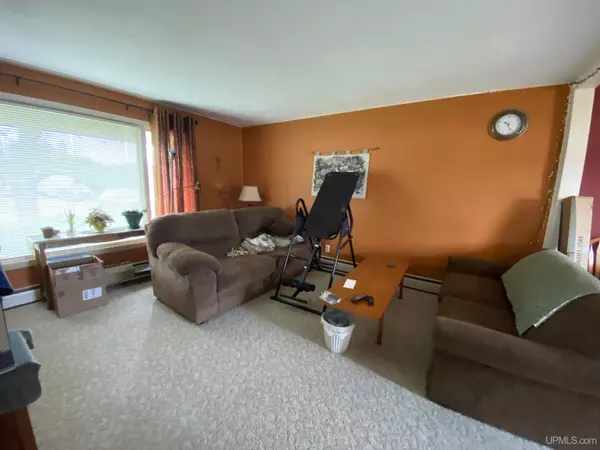 Escanaba, MI 49829,4938 Karen 17.25 St