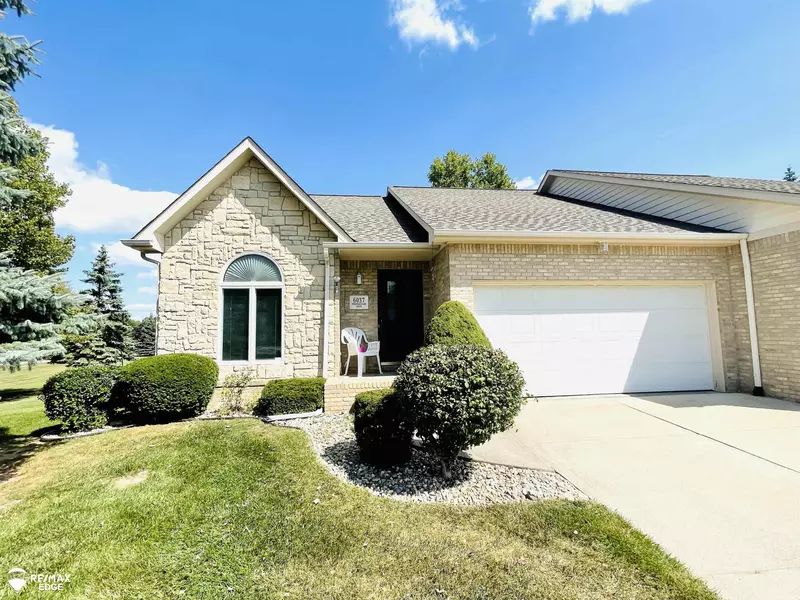 6037 Steeplechase Dr, Grand Blanc, MI 48439