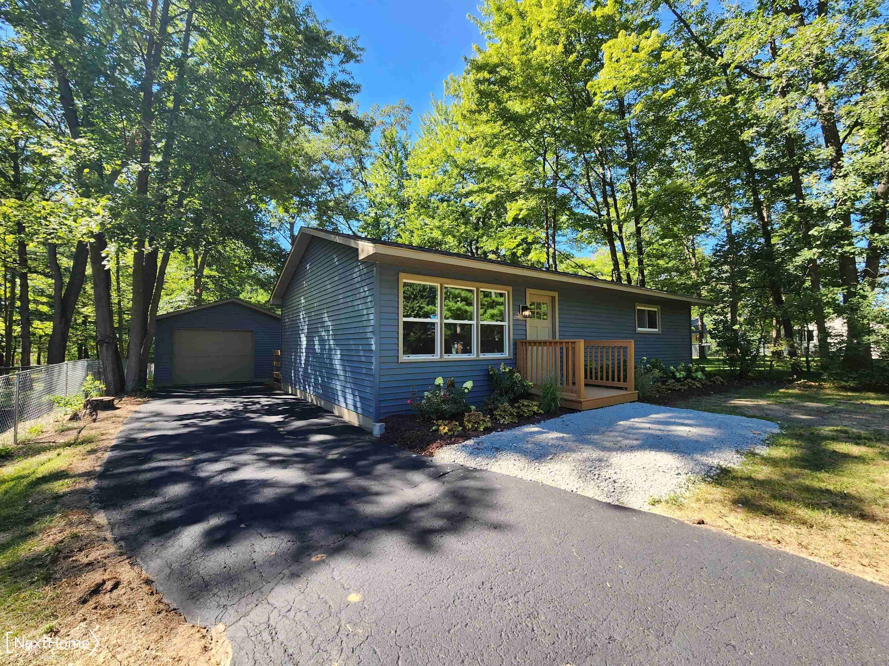 208 Widdis Drive,  Prudenville,  MI 48651