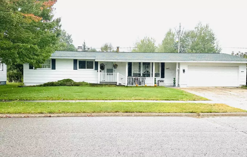 137 Hemlock Street, Republic, MI 49879