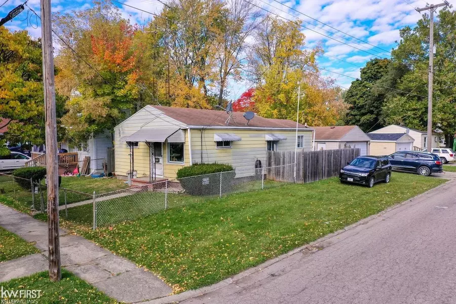 802 Alvord Ave, Flint, MI 48507