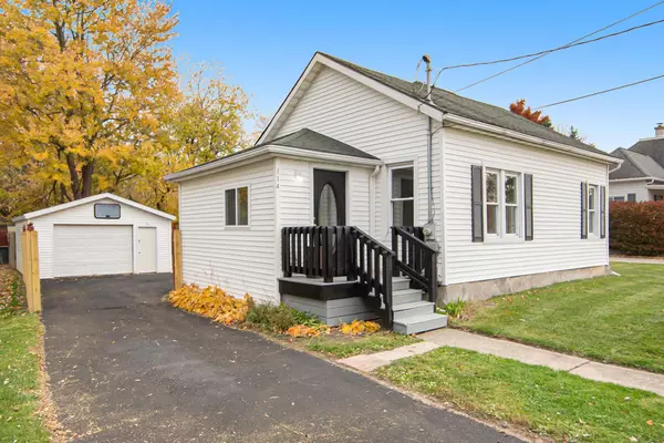 114 N Comstock,  Corunna,  MI 48817