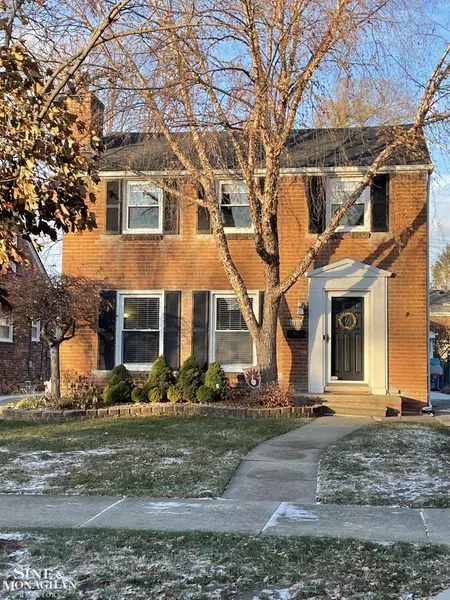 1890 Country Club, Grosse Pointe Woods, MI 48236