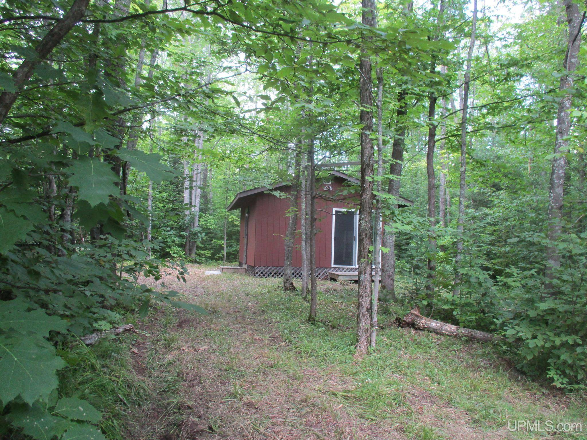 28647 Post Office Road, Mass City, MI 49929