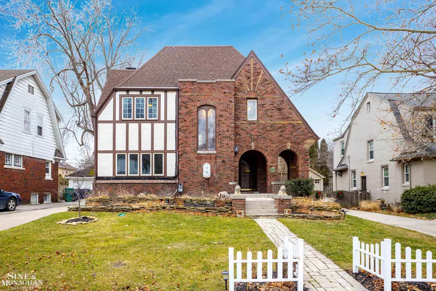 1231 Bishop, Grosse Pointe Park, MI 48230