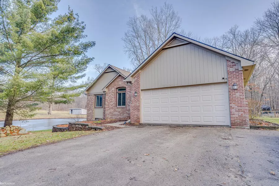 14381 Hess Road, Holly, MI 48442-8240