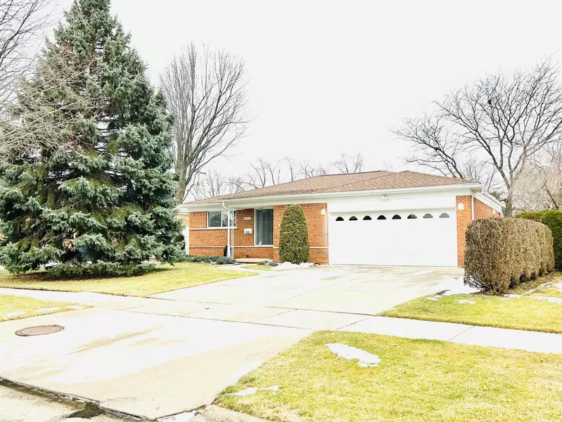 28435 Gilbert, Warren, MI 48093