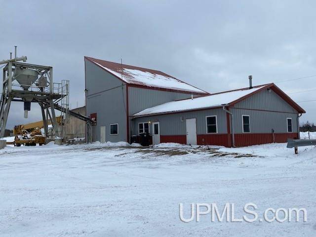 1805 U S 2 & 41, Bark River, MI 49807