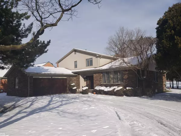 38898 Steiner Ct., Clinton Township, MI 48038