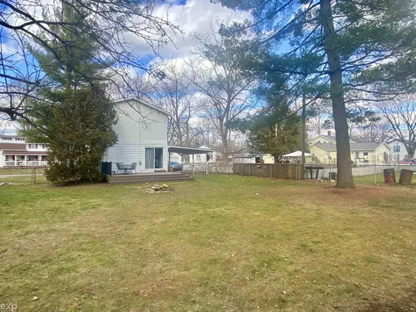 Almont, MI 48003,309 School