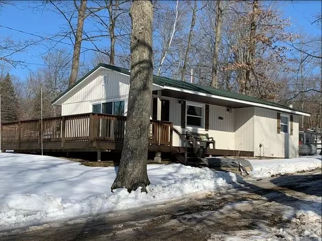 5086 Pointview Drive, Harrison, MI 48625