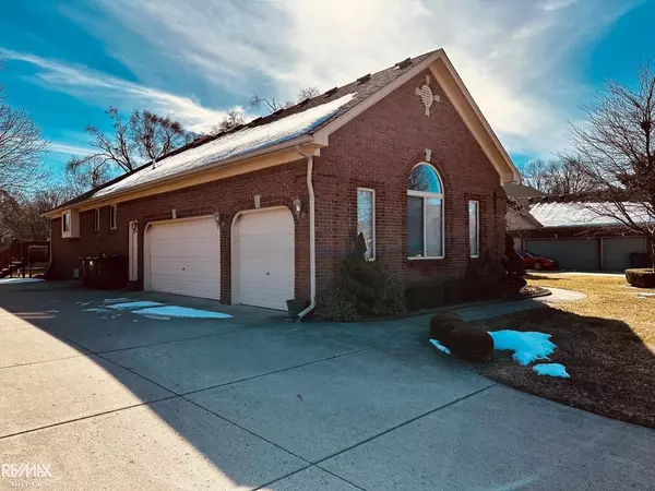Shelby Twp, MI 48315,53854 Viar Dr