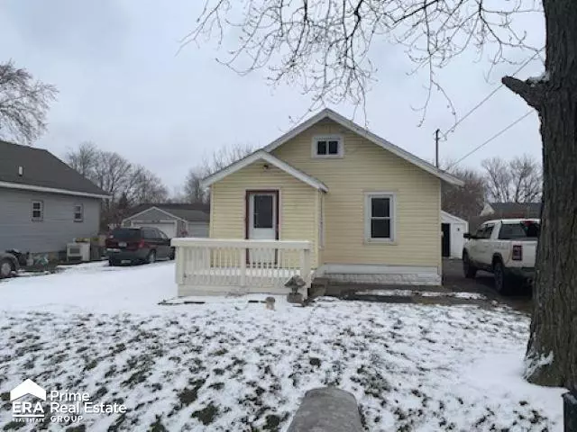 3241 Shaw St, Burton, MI 48529