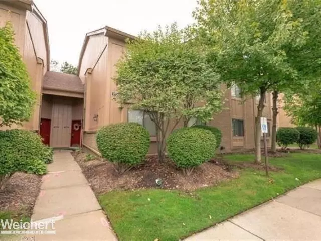 Lathrup Village, MI 48076,27374 Evergreen