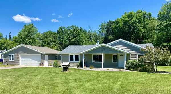 9770 N River, Freeland, MI 48623