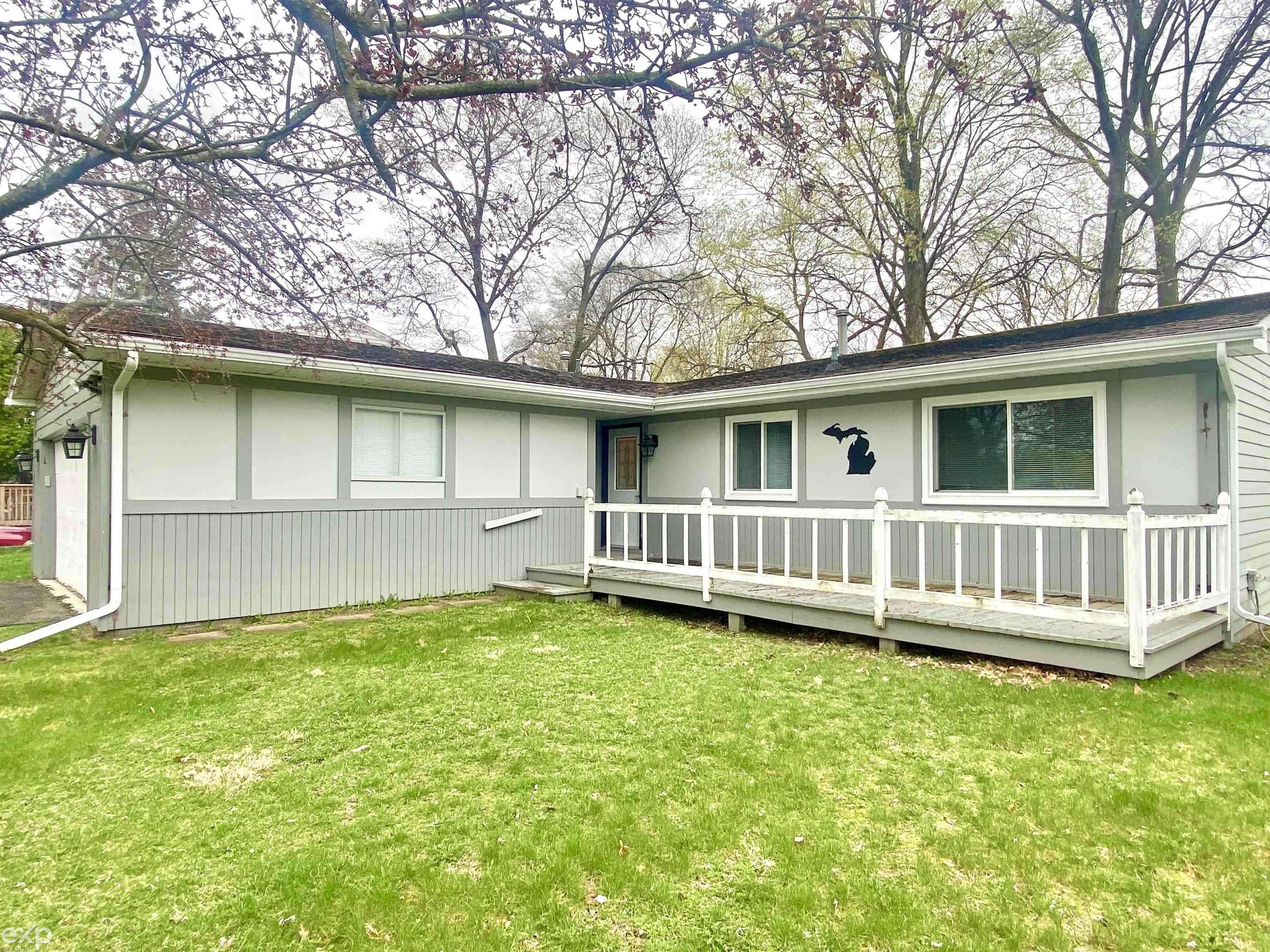Waterford, MI 48329,6015 Waterfront