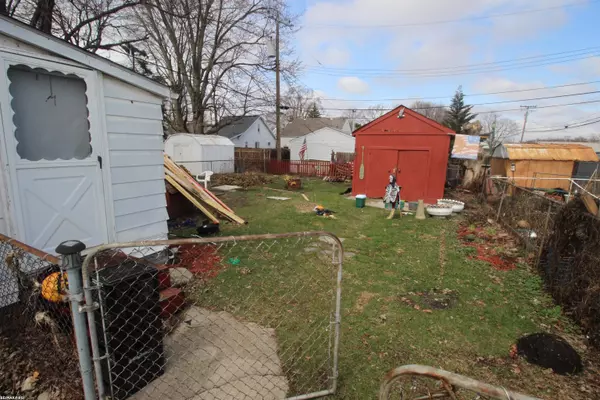 Hazel Park, MI 48030,40 Orchard