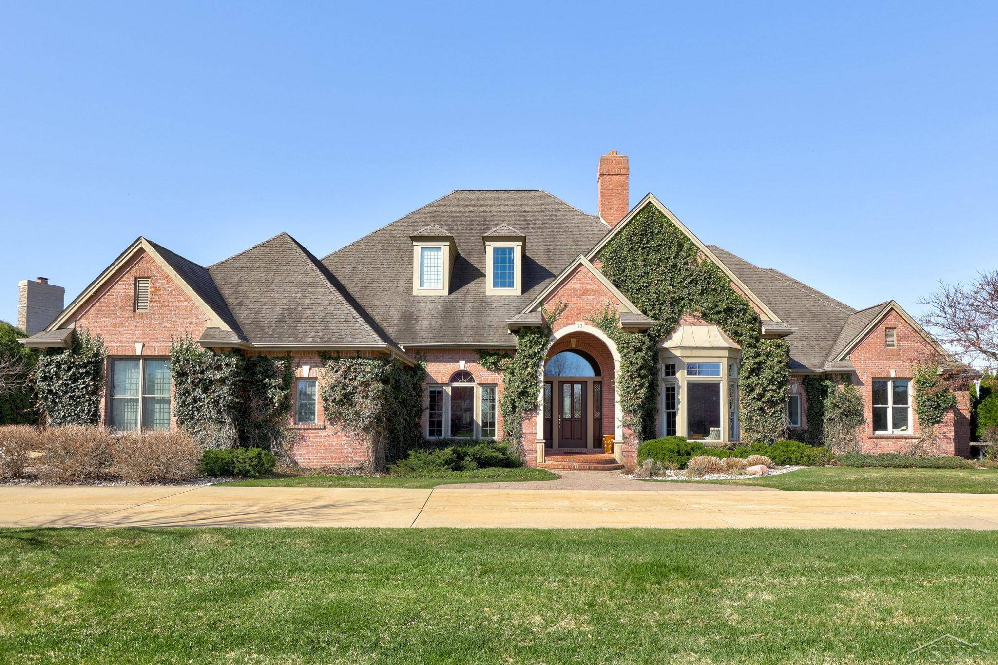 13 E Grove Court, Freeland, MI 48623