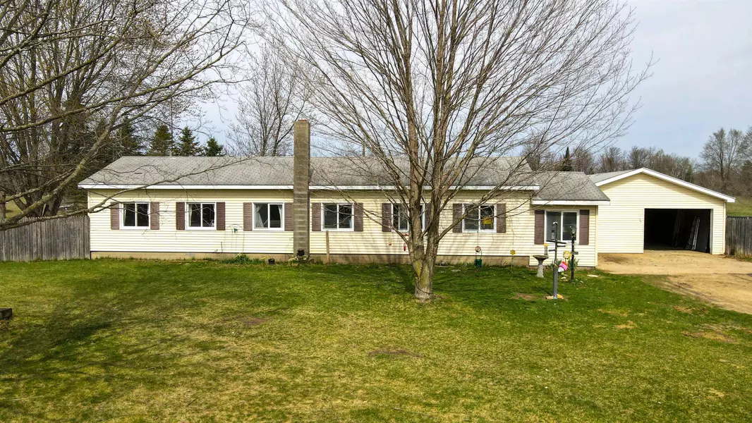 6386 River Rd, Evart, MI 49631