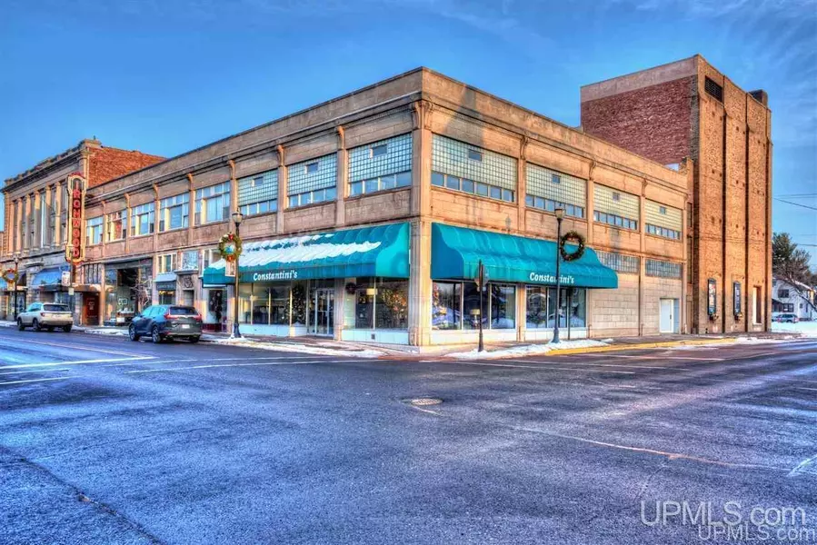 101 E Aurora Street, Ironwood, MI 49938