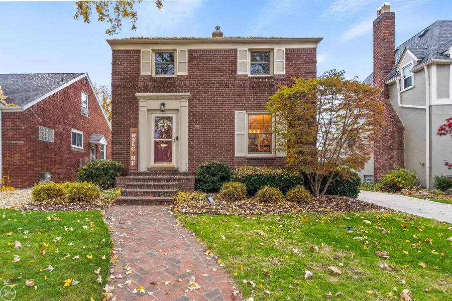 1428 Brys, Grosse Pointe Woods, MI 48236