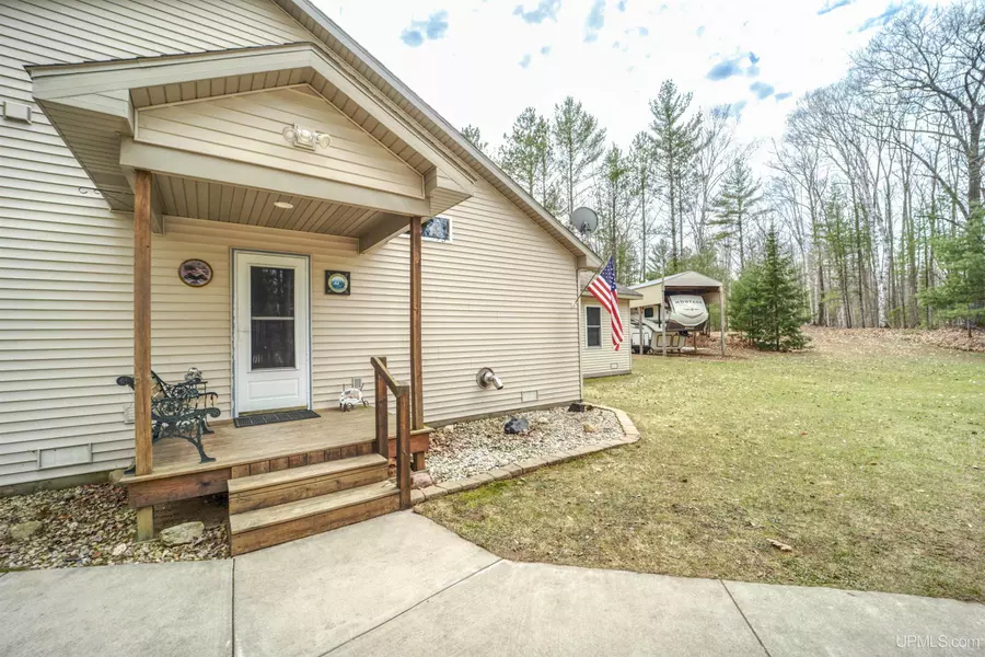 16035 36.5 Pinecrest Shore, Manistique, MI 49854