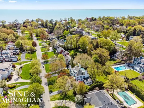 Grosse Pointe Shores, MI 48236,77 Renaud