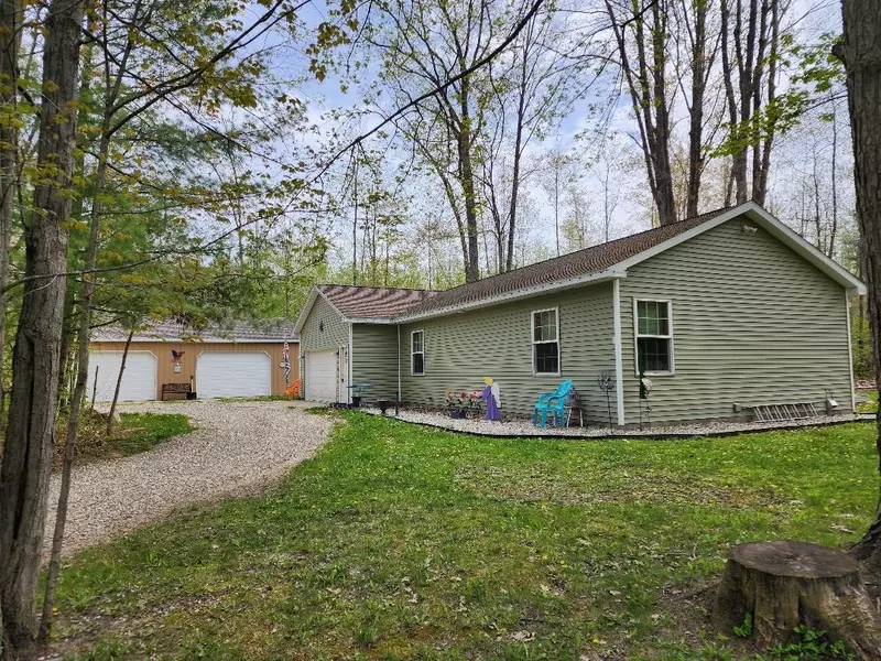 7141 Sherwood, Harrison, MI 48625