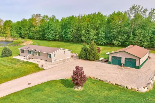 18890 Lakefield Road, Merrill, MI 48637