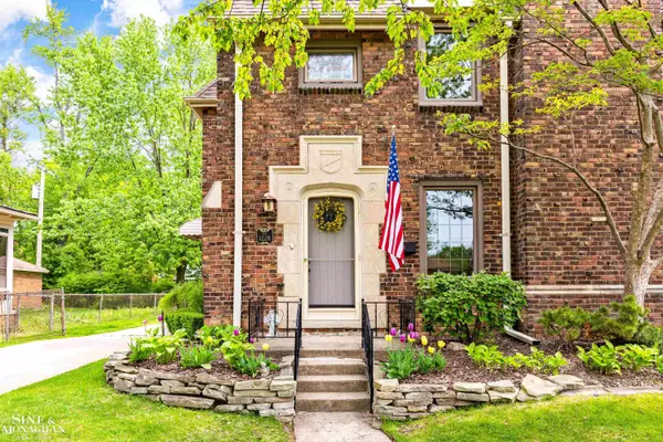 Grosse Pointe Park, MI 48230,1228 Bedford Rd