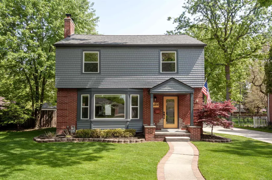 1772 Prestwick, Grosse Pointe Woods, MI 48236