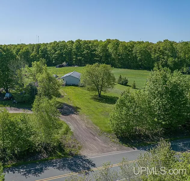 258 Bates Amasa Road, Iron River, MI 49935