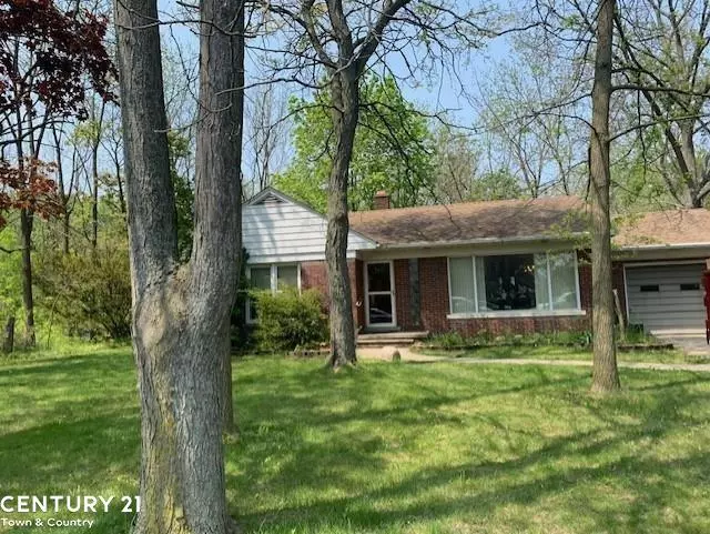 17225 Penrod Drive, Clinton Township, MI 48035