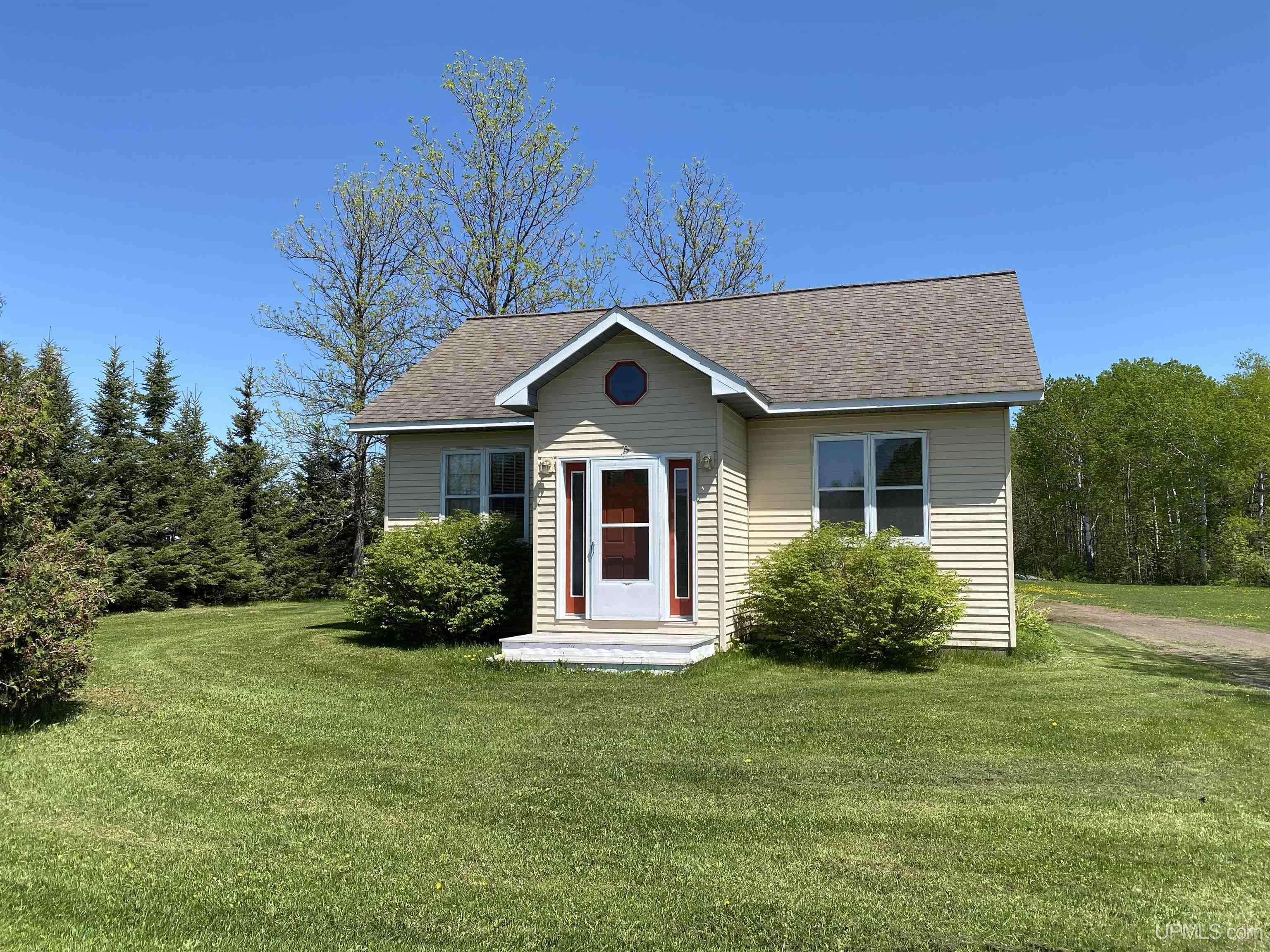 17850 Nordine Dr., Bergland, MI 49910