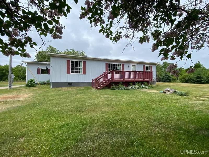 9145 EE 25 Road, Rapid River, MI 49878