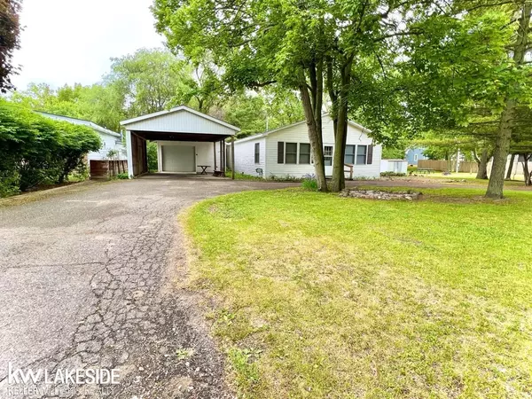 Caseville, MI 48725,5785 Shady Lane Drive