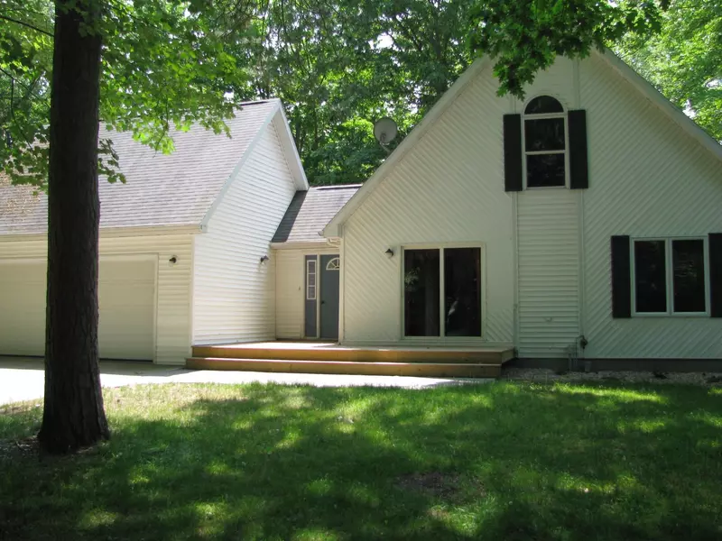 6075 Old State Road, Farwell, MI 48622