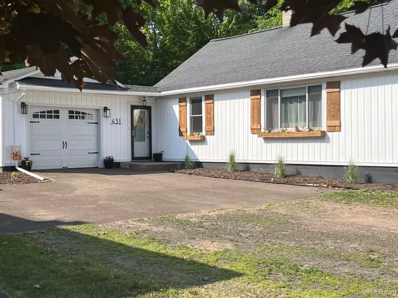 431 Lincoln St, Ontonagon, MI 49953