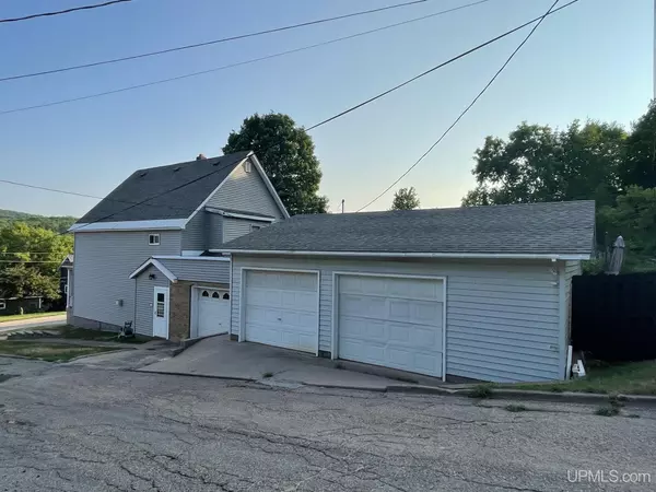 Negaunee, MI 49866,402 Bluff Street