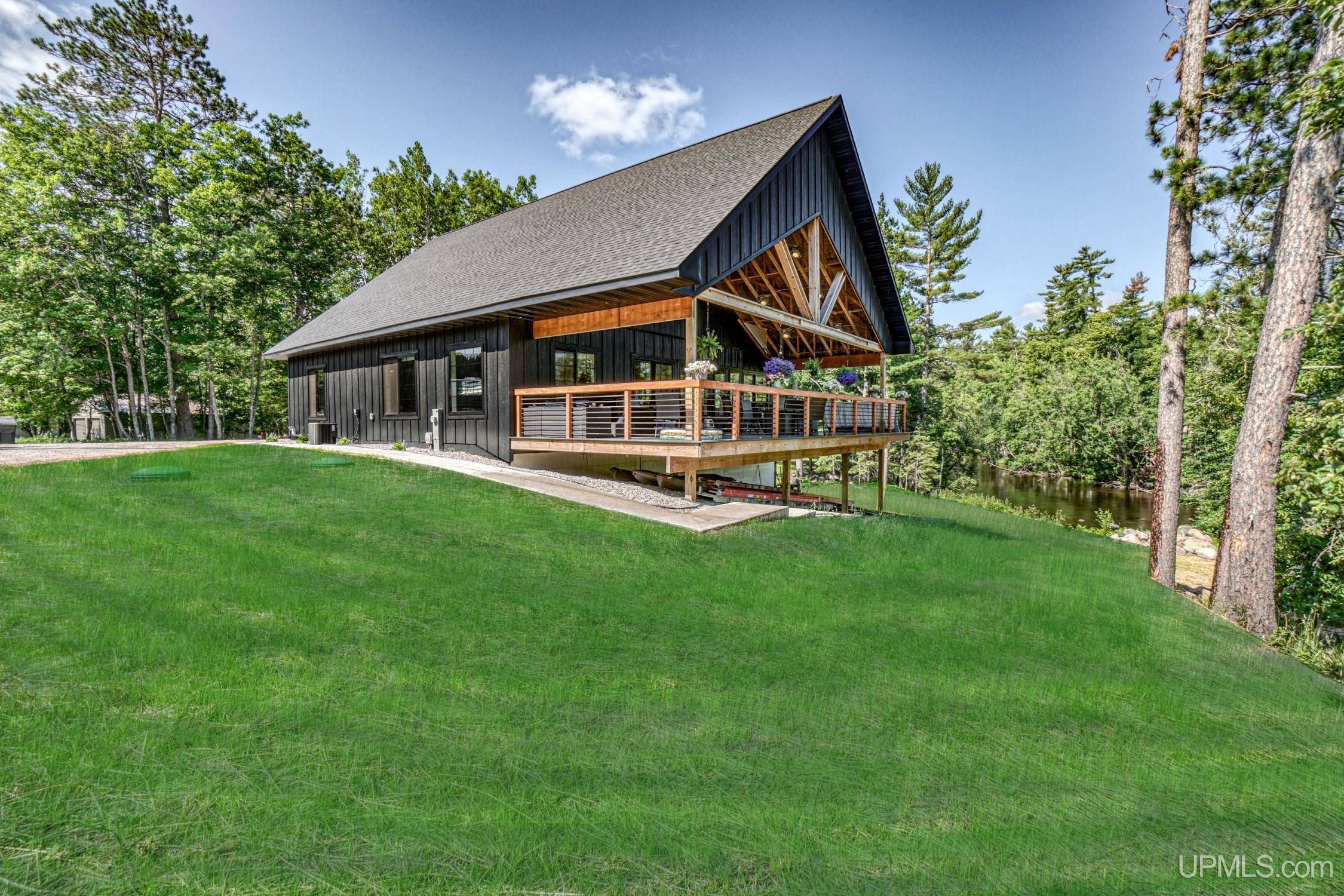 N4179 Co 607 Road, Iron Mountain, MI 49801