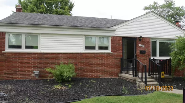 22907 Port Street,  Saint Clair Shores,  MI 48082