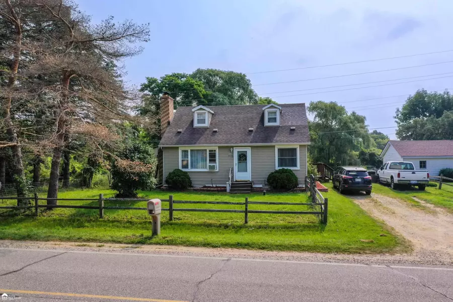 8795 Fostoria Road, Fostoria, MI 48435