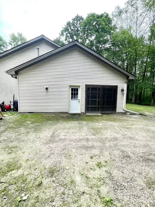 Smiths Creek, MI 48074,6682 Dove Road