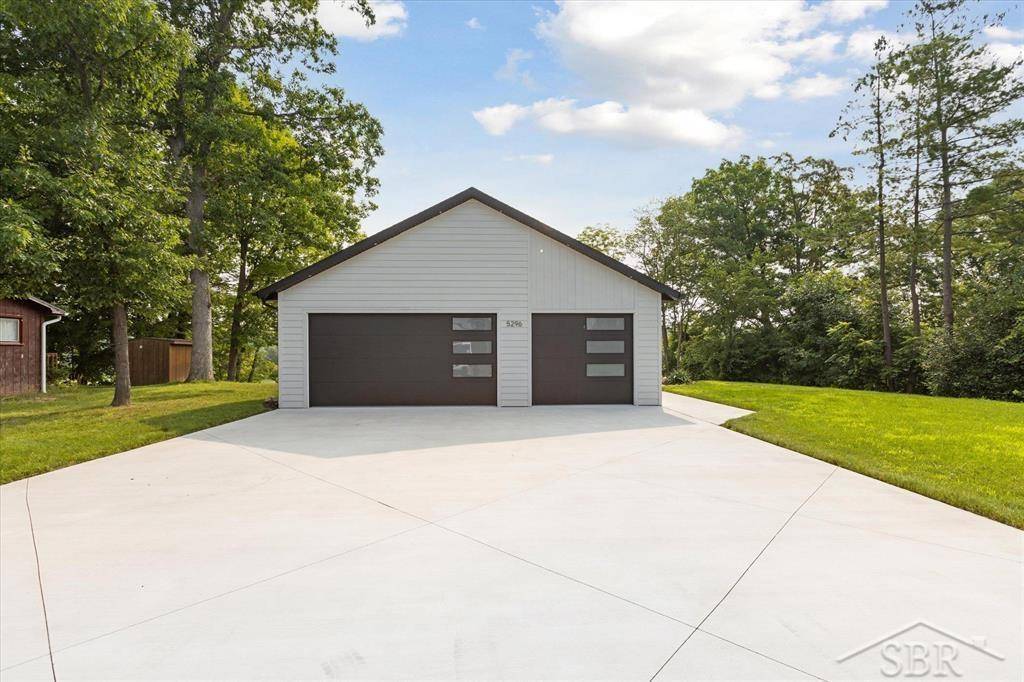 Sanford, MI 48657,5296 N Lake Sanford Road